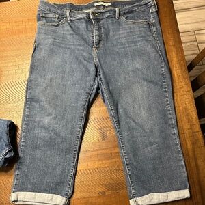 Capri jeans